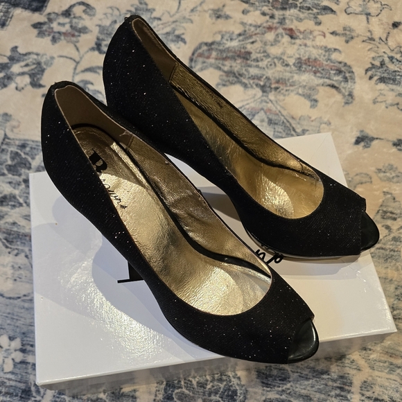 Black sparkle peep toe. - Picture 4 of 9